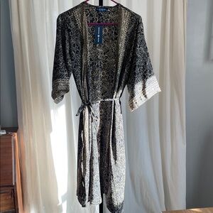 Mexicali blues Black and Cream Floral Kimono Robe